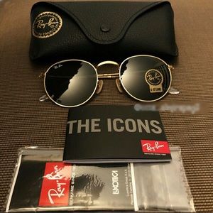 Ray bans Round classic.